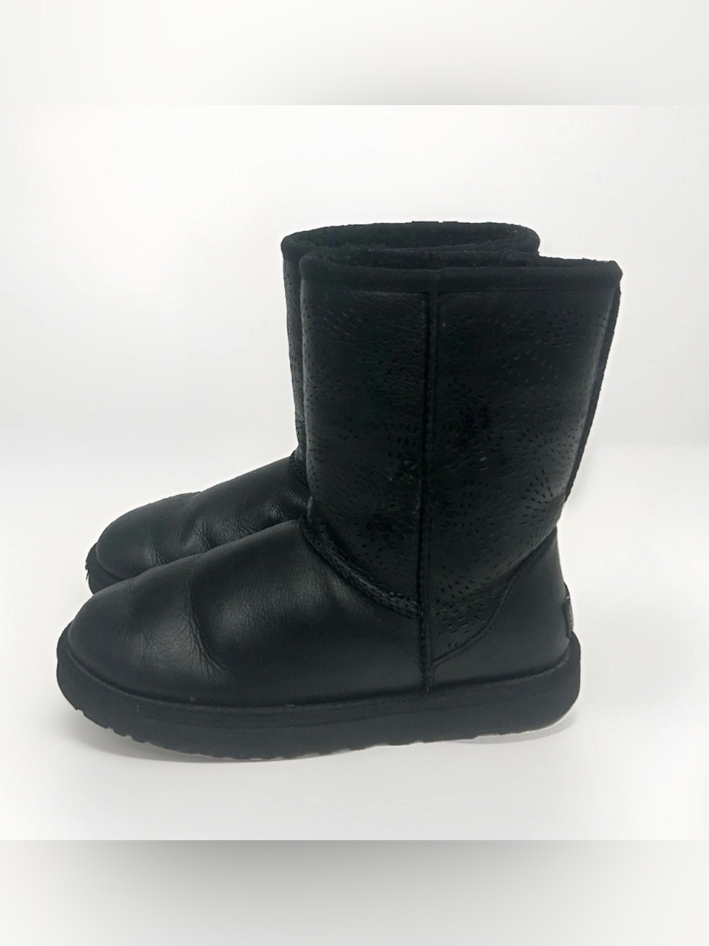 UGG Tiana Seaweed Perforated Boots Women 7 Black Leather Sheepskin Comfort Cozy